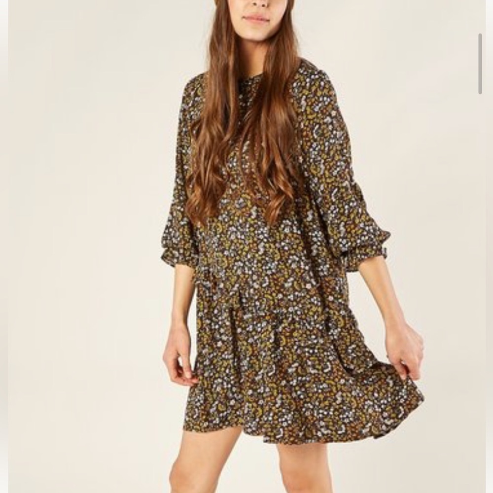 Rylee + Cru  // Dark Floral Hazel Shift Dress // Medium